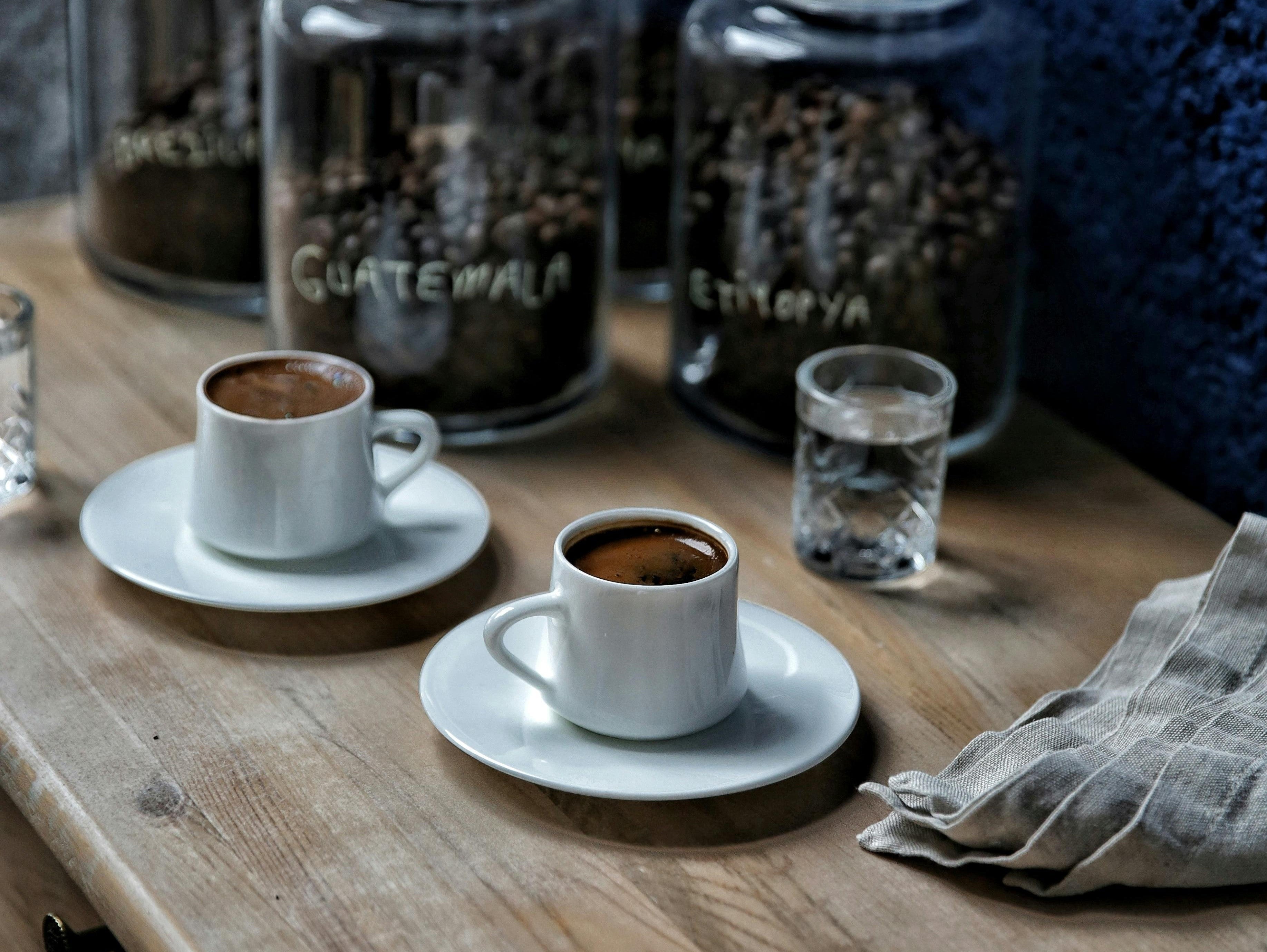 Türk Kahvesinden Cold Brew’e: Türkiye’de Kahve Kültürü Nasıl Evrildi?