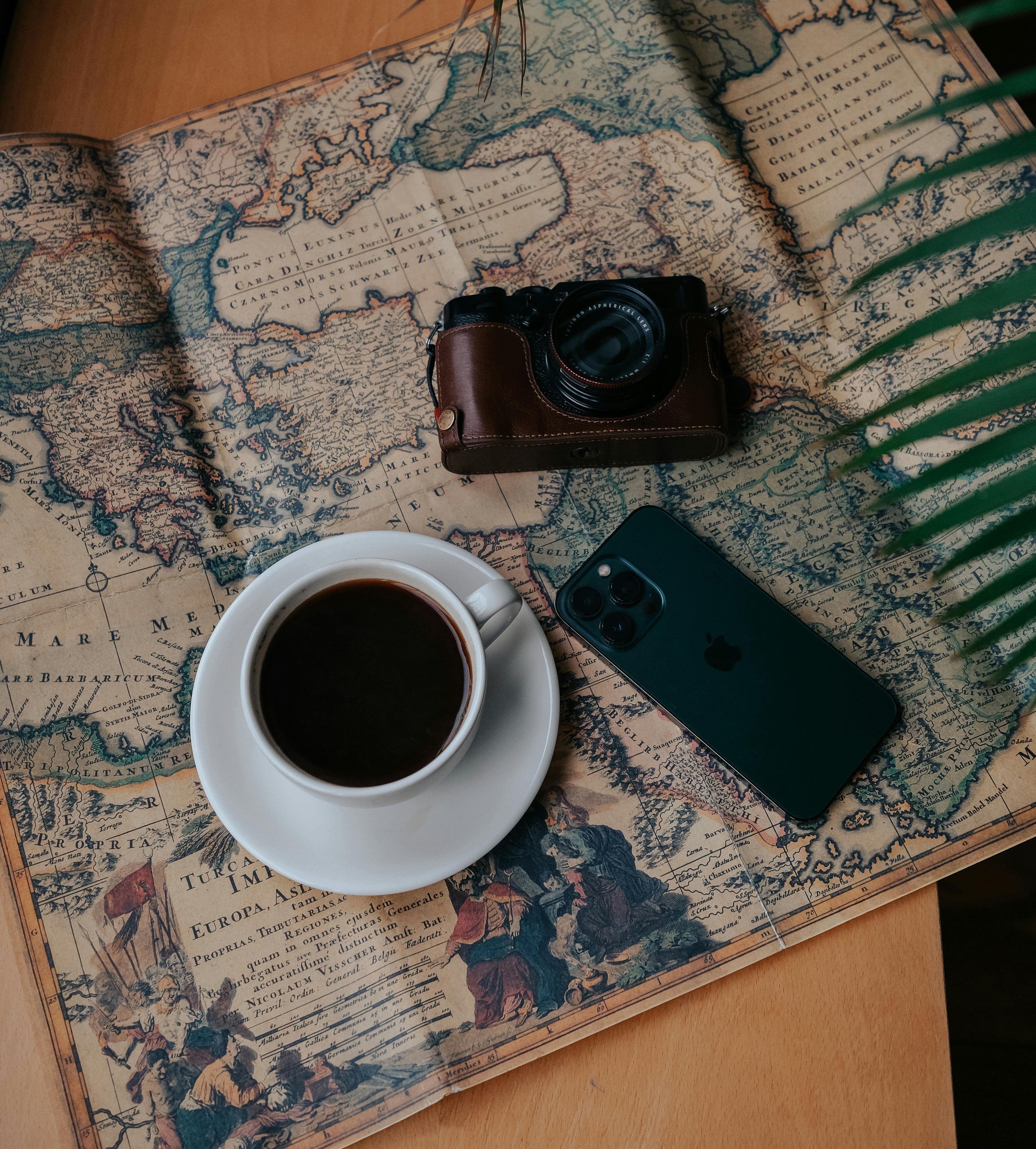 Tatilde Kahve İçmek: Seyahatte Taze Kahve Deneyimi İçin İpuçları