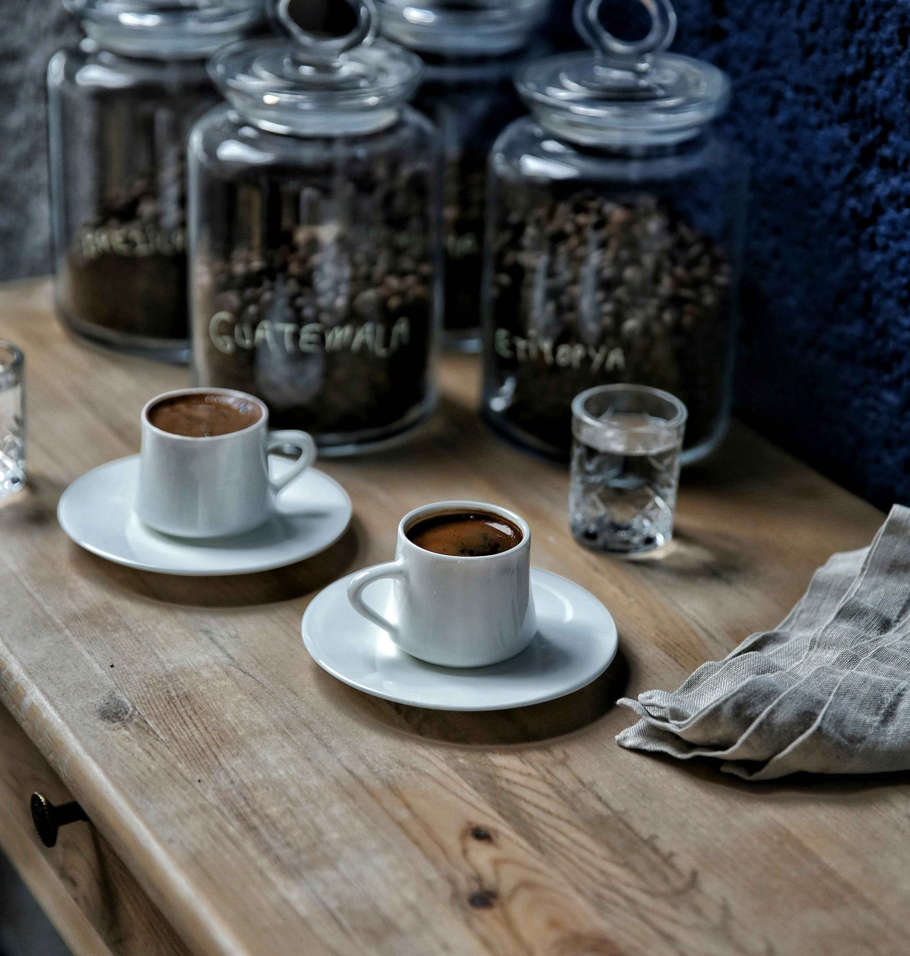 Türk Kahvesinden Cold Brew’e: Türkiye’de Kahve Kültürü Nasıl Evrildi?