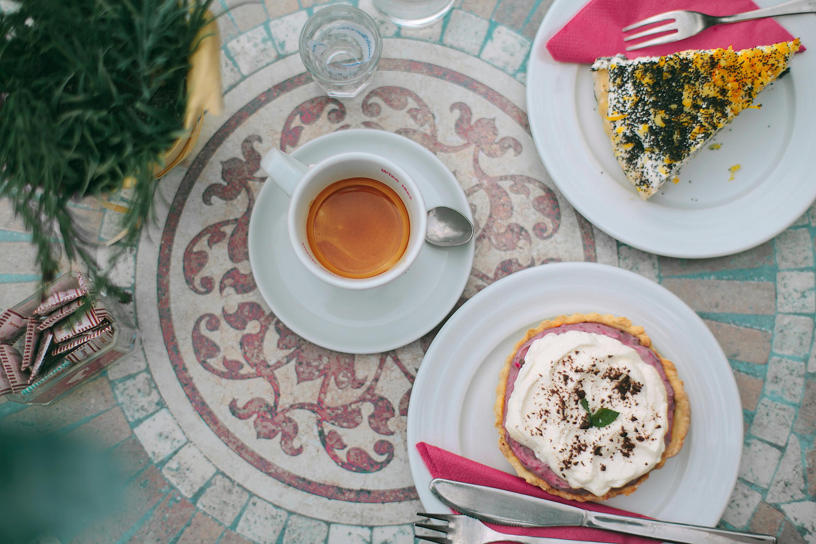 Flat White ile Cheesecake, Cold Brew ile Brownie: Eşleşme Sanatı